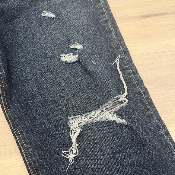 Women’s Old Navy Dark Wash Jeans - Picture 4 of 5